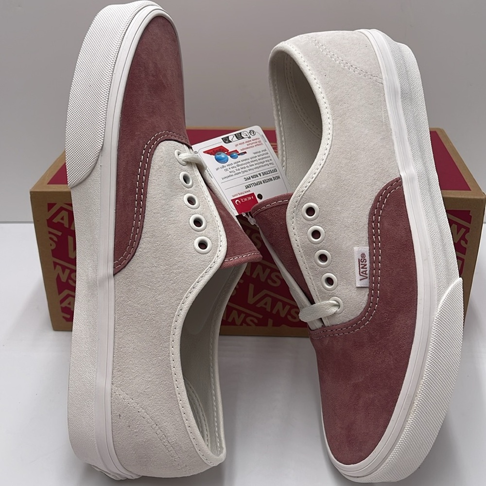 Vans WMNS Authentic
Pig Suede Withered Rose
VN000BW5CHO
Sneakers - Picture 11 of 16